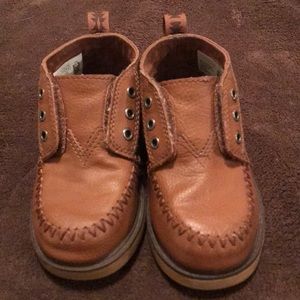 TOMS boys boots